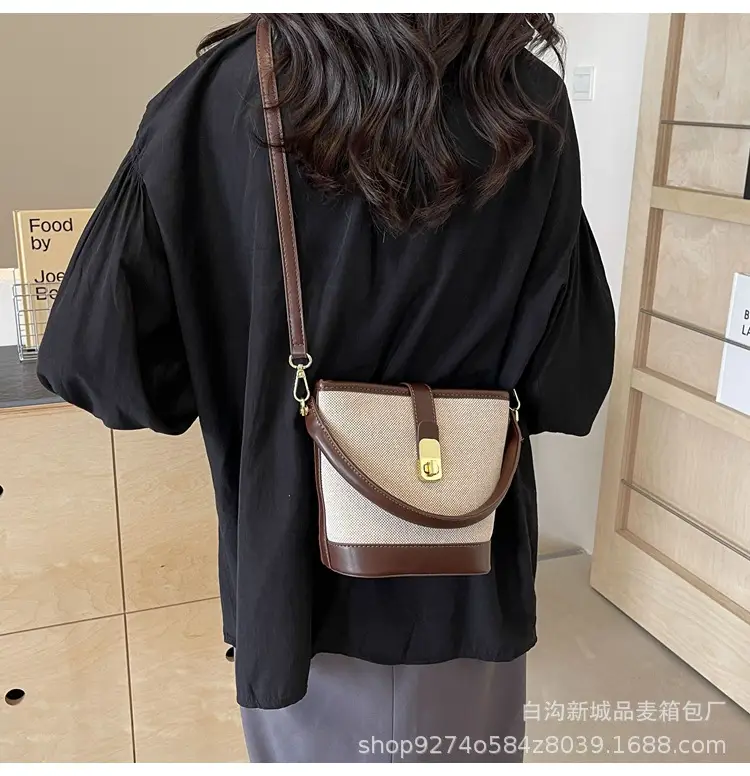 Women French Niche Shoulder Bag Brown Beige 2026 — feature 20