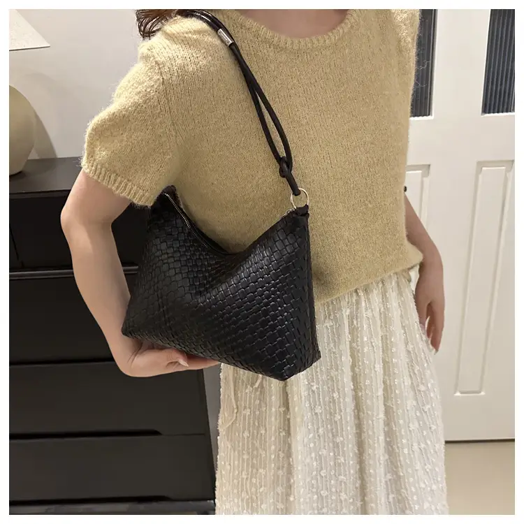 Women's Woven Underarm Bag Large Capacity Spring 2024 — feature 20