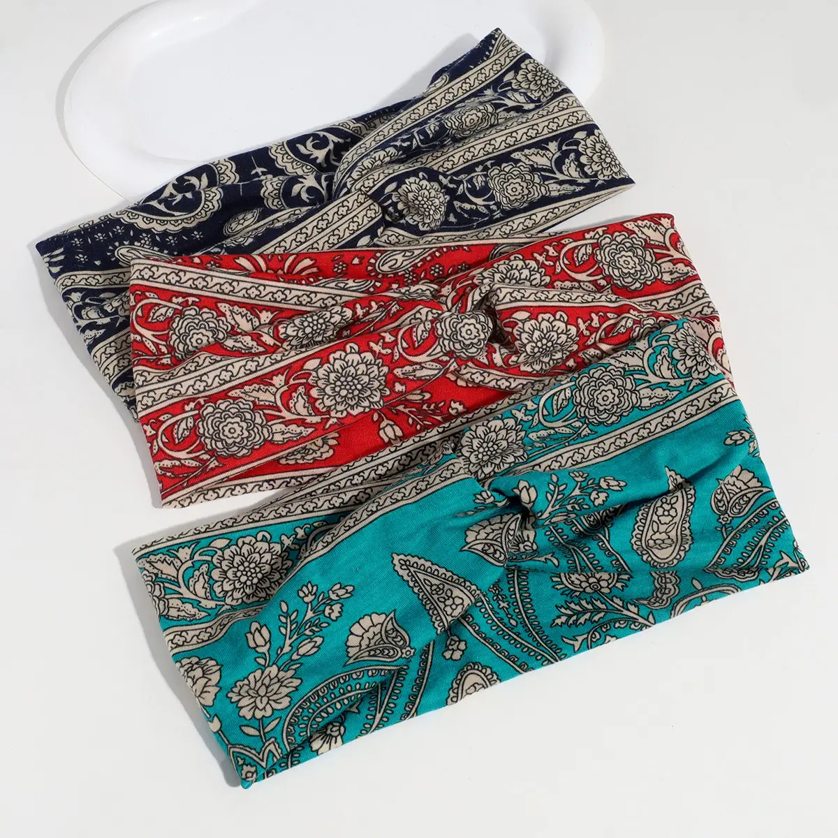 European Exaggerated Retro Print Headband for Women — feature 2