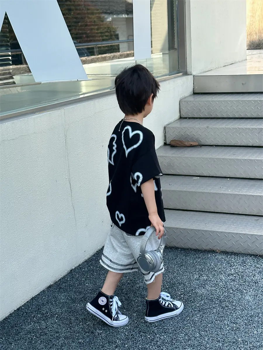 Boys White Heart Print Short Sleeve T-Shirt 2025 — feature 32