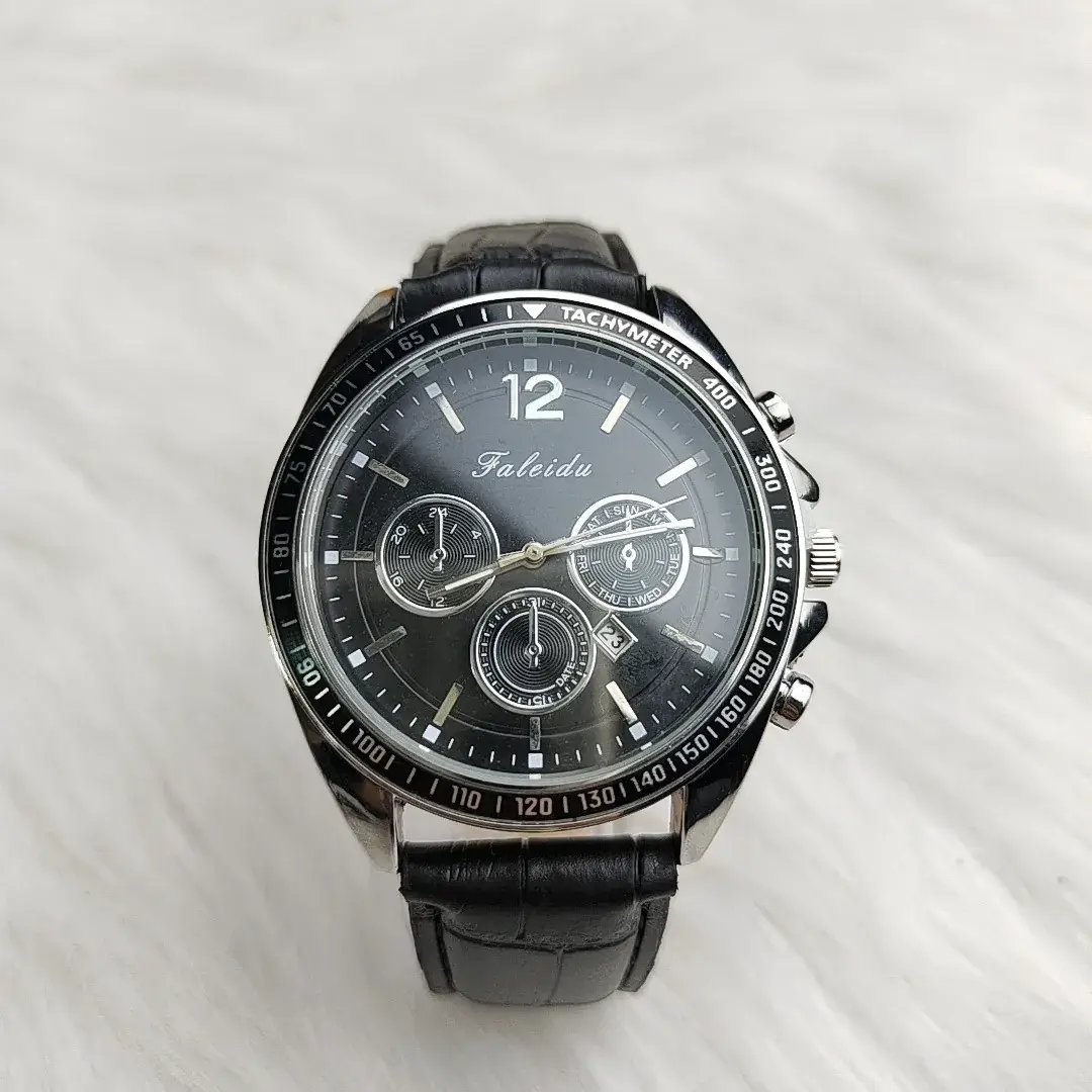 Elegant Light Luxury Business Three-eye Chronograph Watch