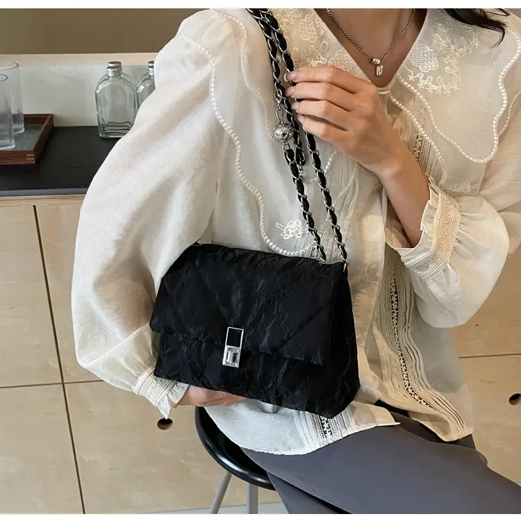 Diamond Chain Crossbody Bag Pink Large Capacity Women — feature 18