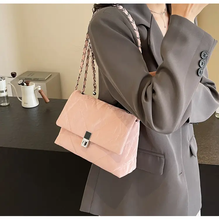 Diamond Chain Crossbody Bag Pink Large Capacity Women — feature 32