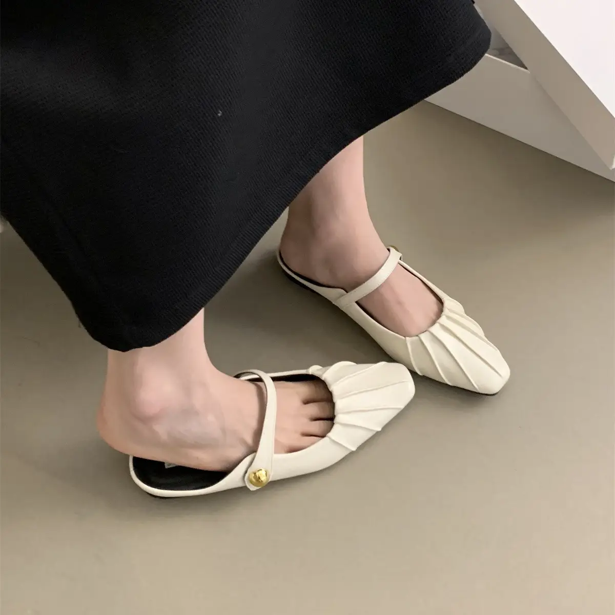 French Style Gold Feathered Slippers Women's Flat Bottom - Image 7