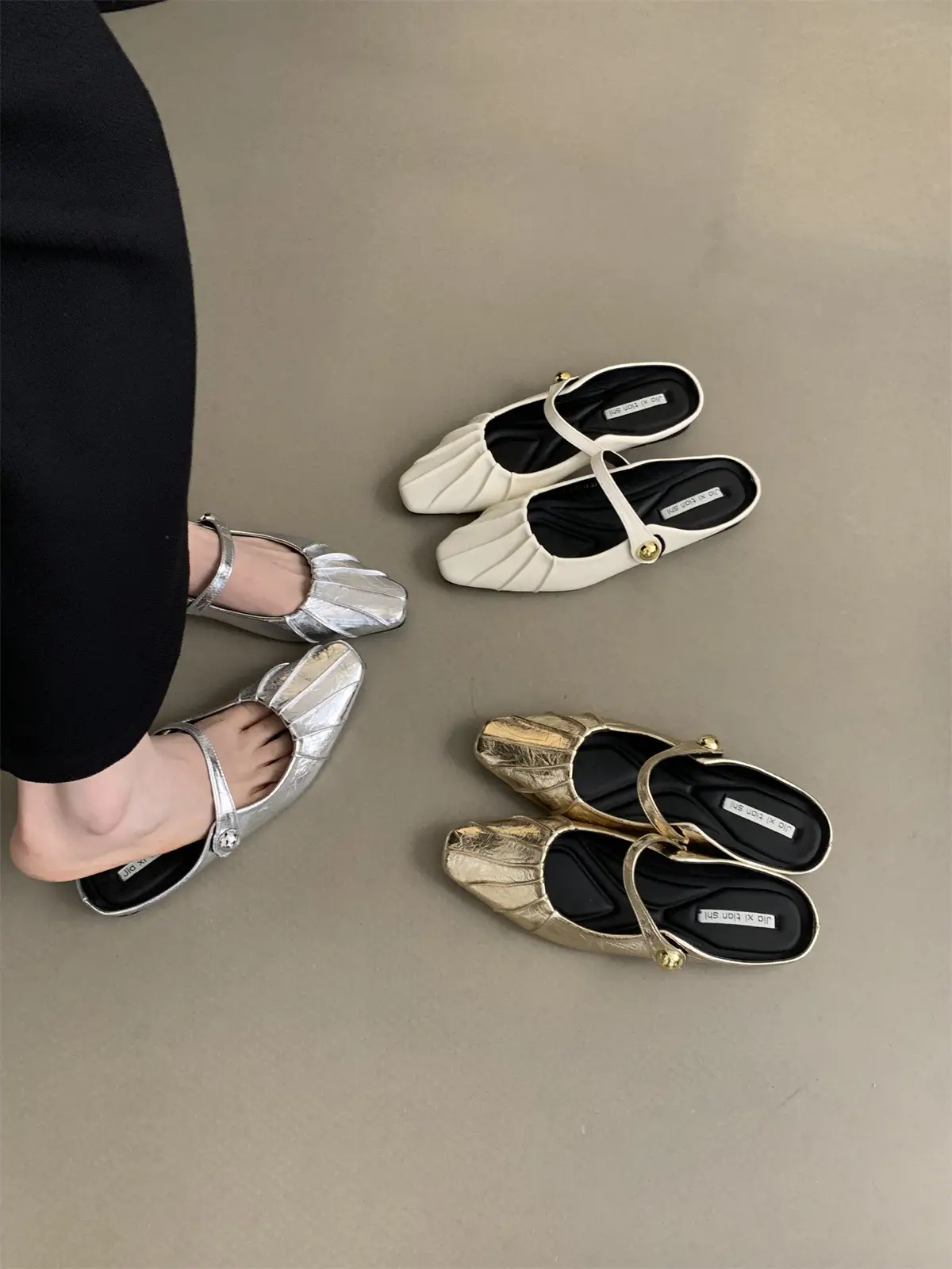 French Style Gold Feathered Slippers Women's Flat Bottom — feature 1
