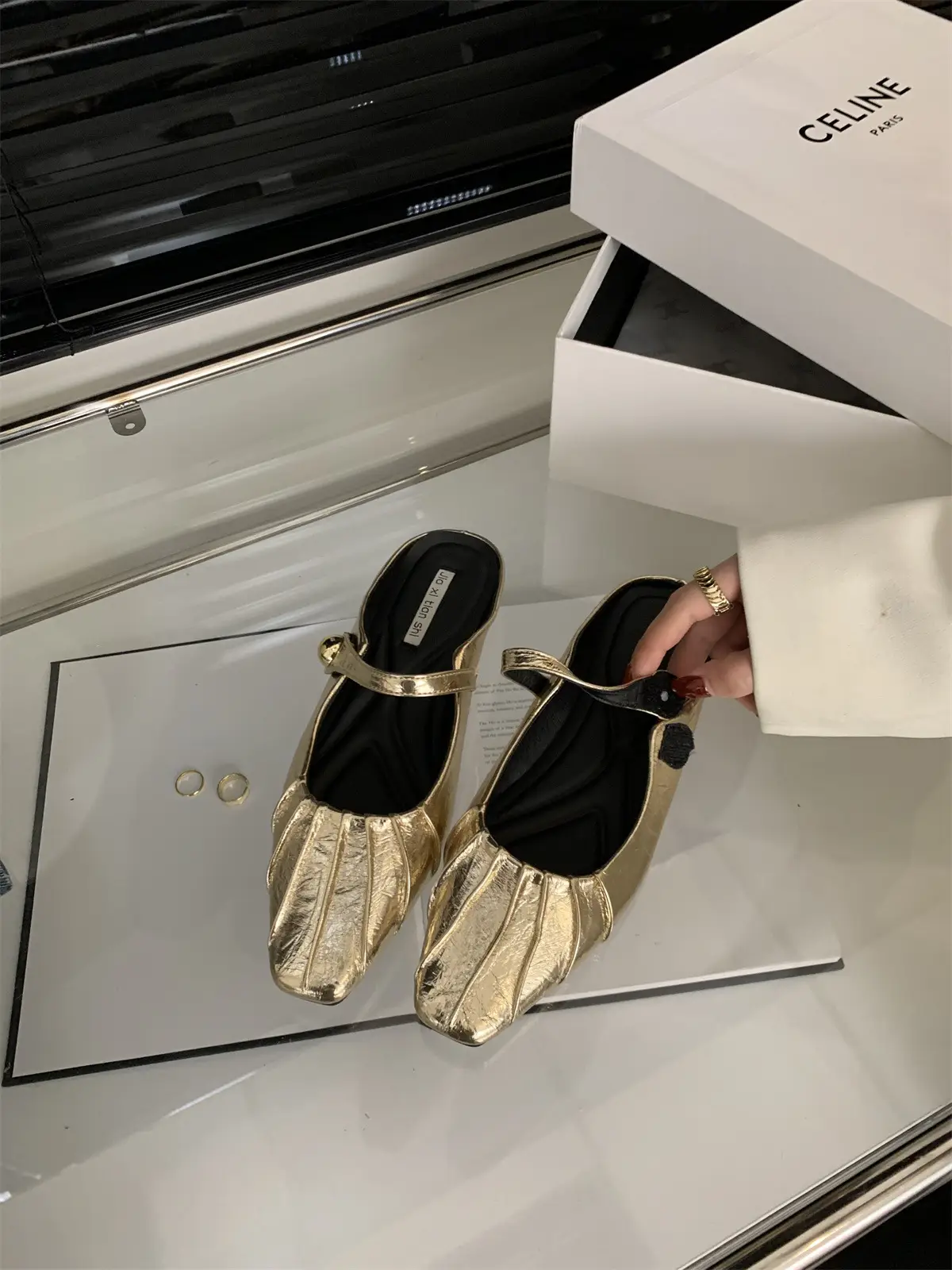 French Style Gold Feathered Slippers Women's Flat Bottom — feature 14