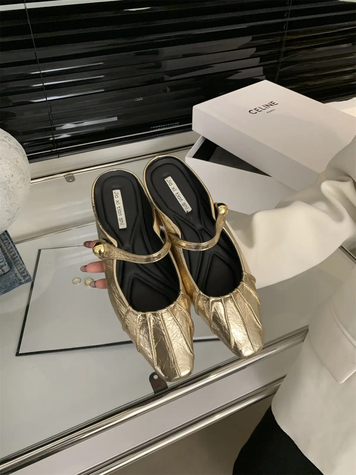 French Style Gold Feathered Slippers Women's Flat Bottom — feature 15