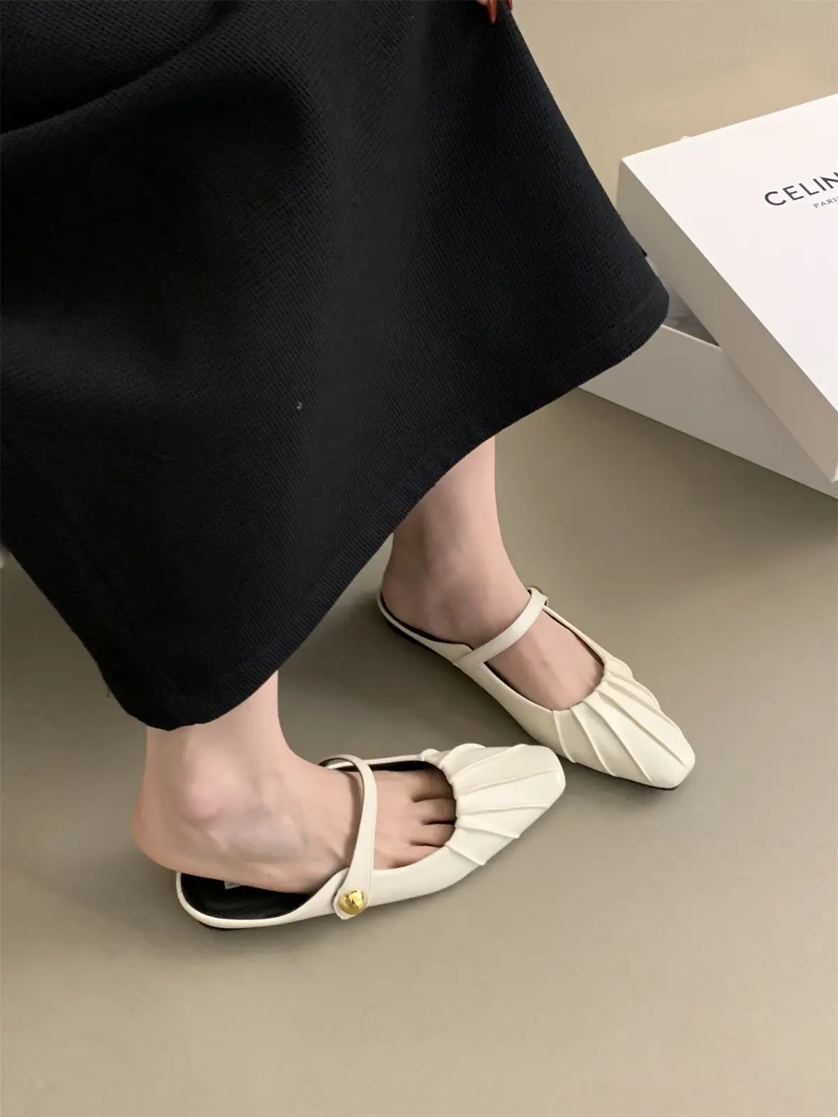 French Style Gold Feathered Slippers Women's Flat Bottom — feature 8