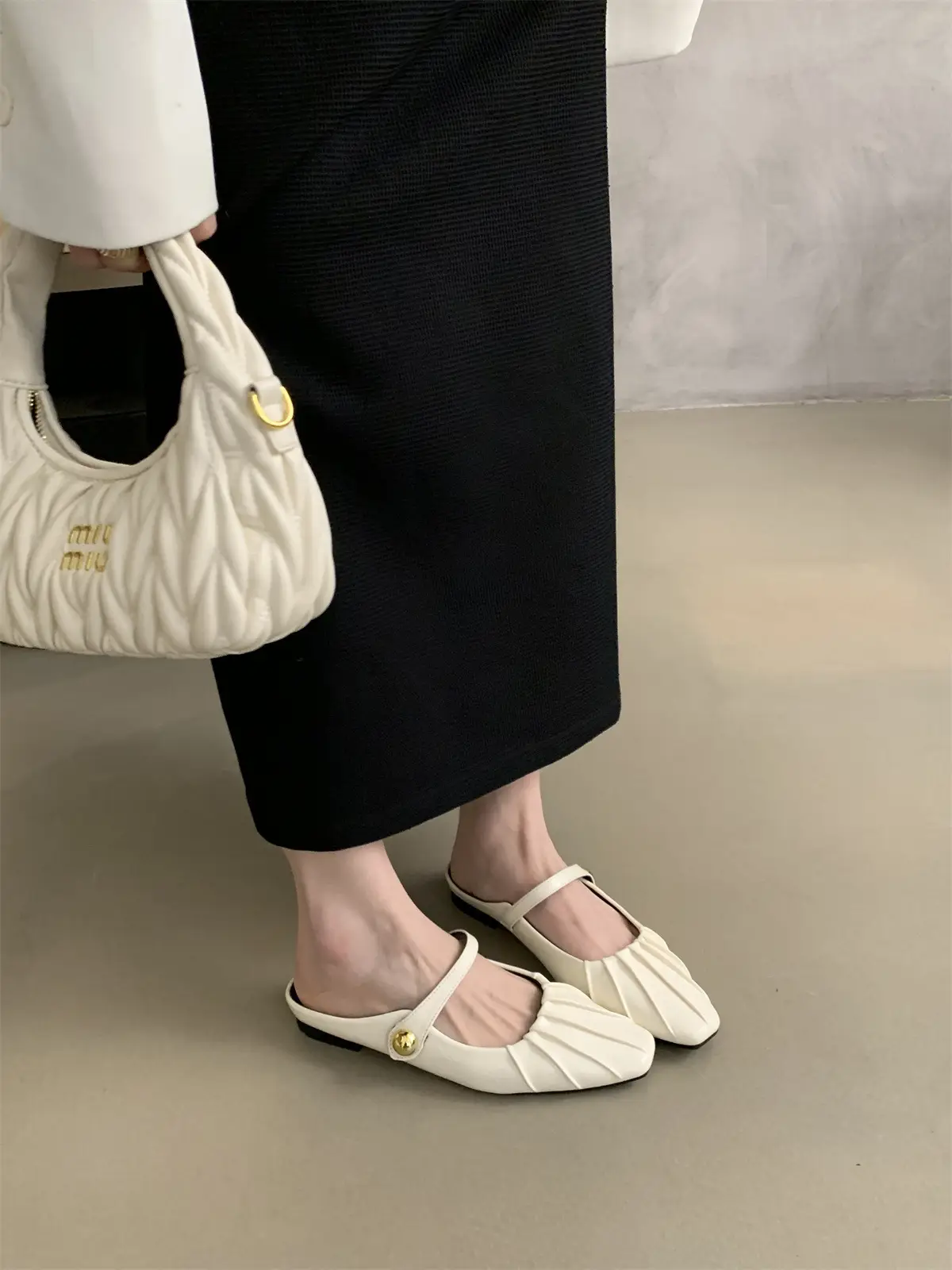 French Style Gold Feathered Slippers Women's Flat Bottom — feature 9