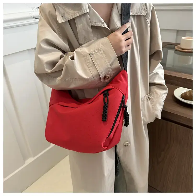 Beige Oxford Canvas Shoulder Bag 2024 Spring — feature 12