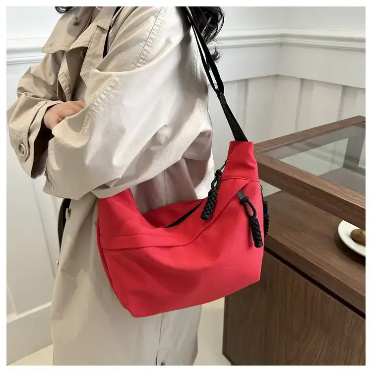 Beige Oxford Canvas Shoulder Bag 2024 Spring — feature 13