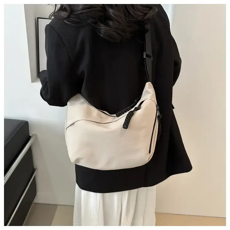 Beige Oxford Canvas Shoulder Bag 2024 Spring — feature 16