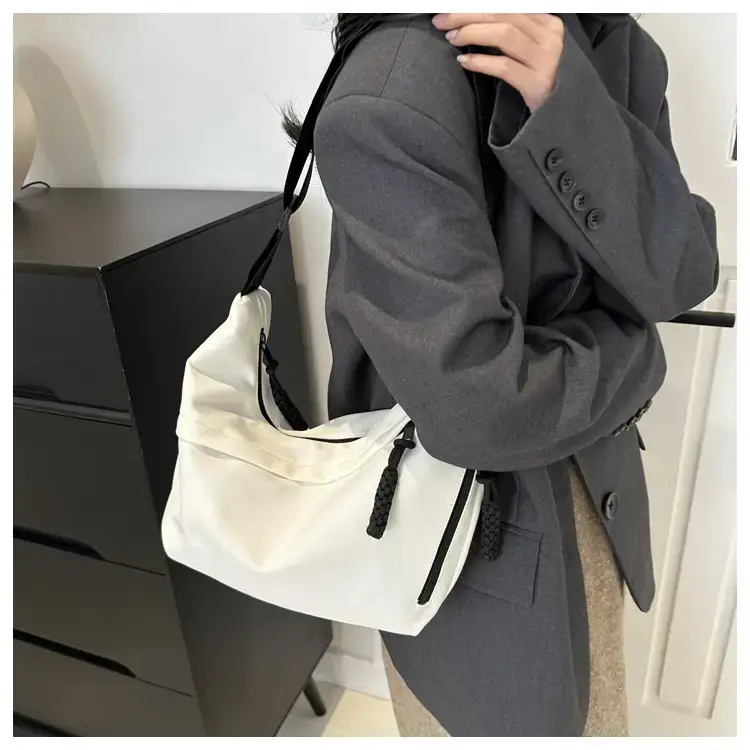 Beige Oxford Canvas Shoulder Bag 2024 Spring — feature 18