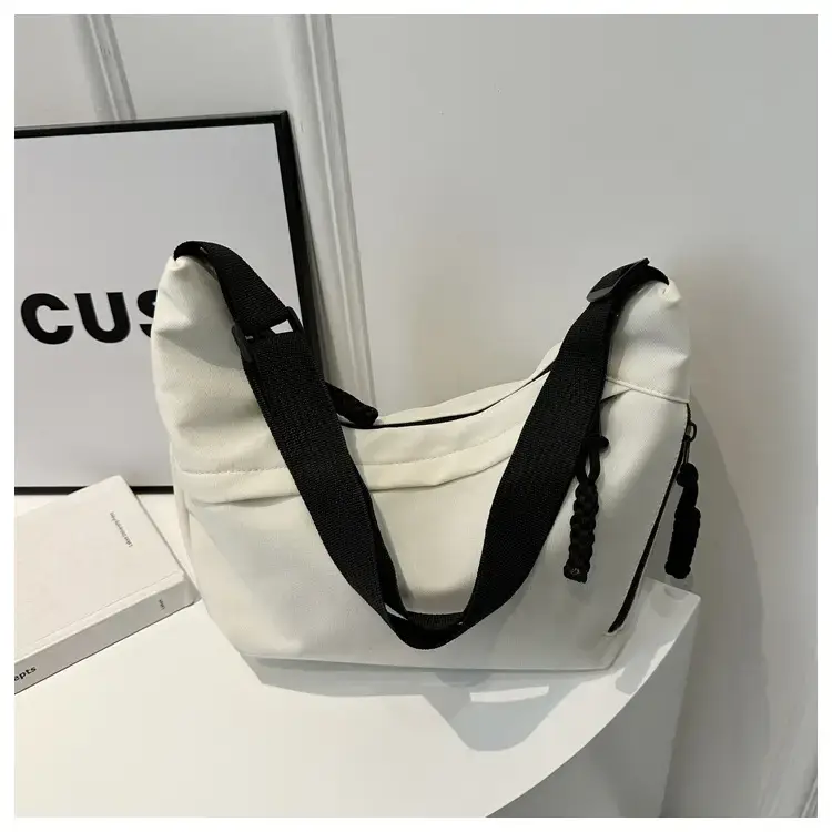 Beige Oxford Canvas Shoulder Bag 2024 Spring — feature 28