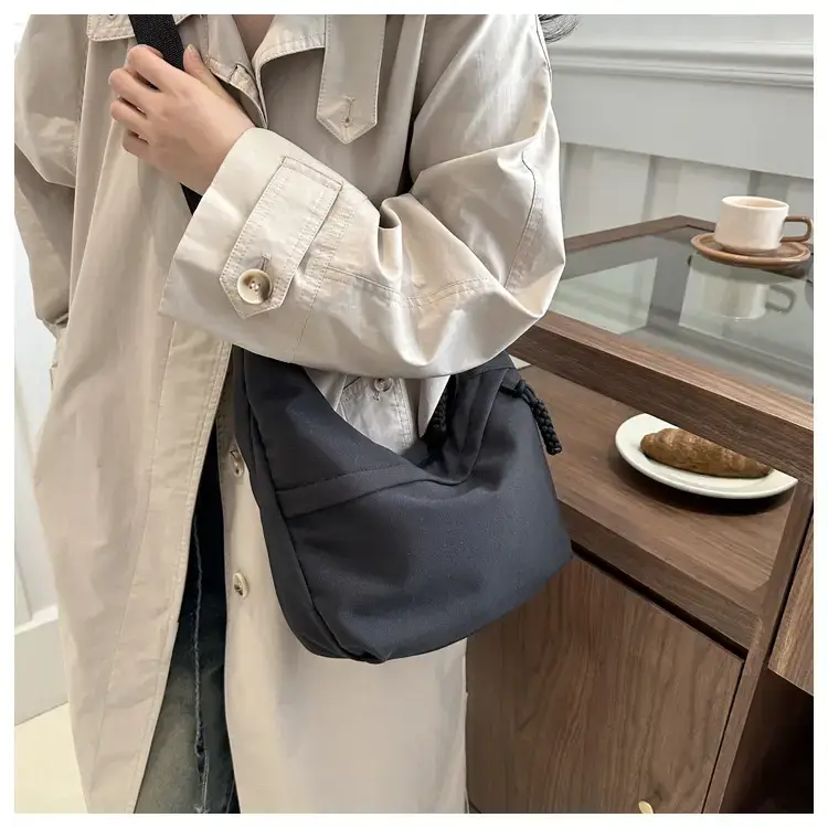 Beige Oxford Canvas Shoulder Bag 2024 Spring — feature 9