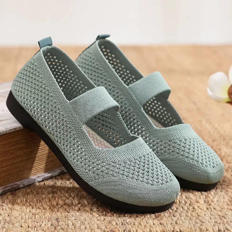 Spring and Summer New Breathable Mesh Shoes Old Beijing Cloth Shoes Women's Soft Sole Comfortable Mother Shoes Hollow Flat Casual Shoes - Image 3