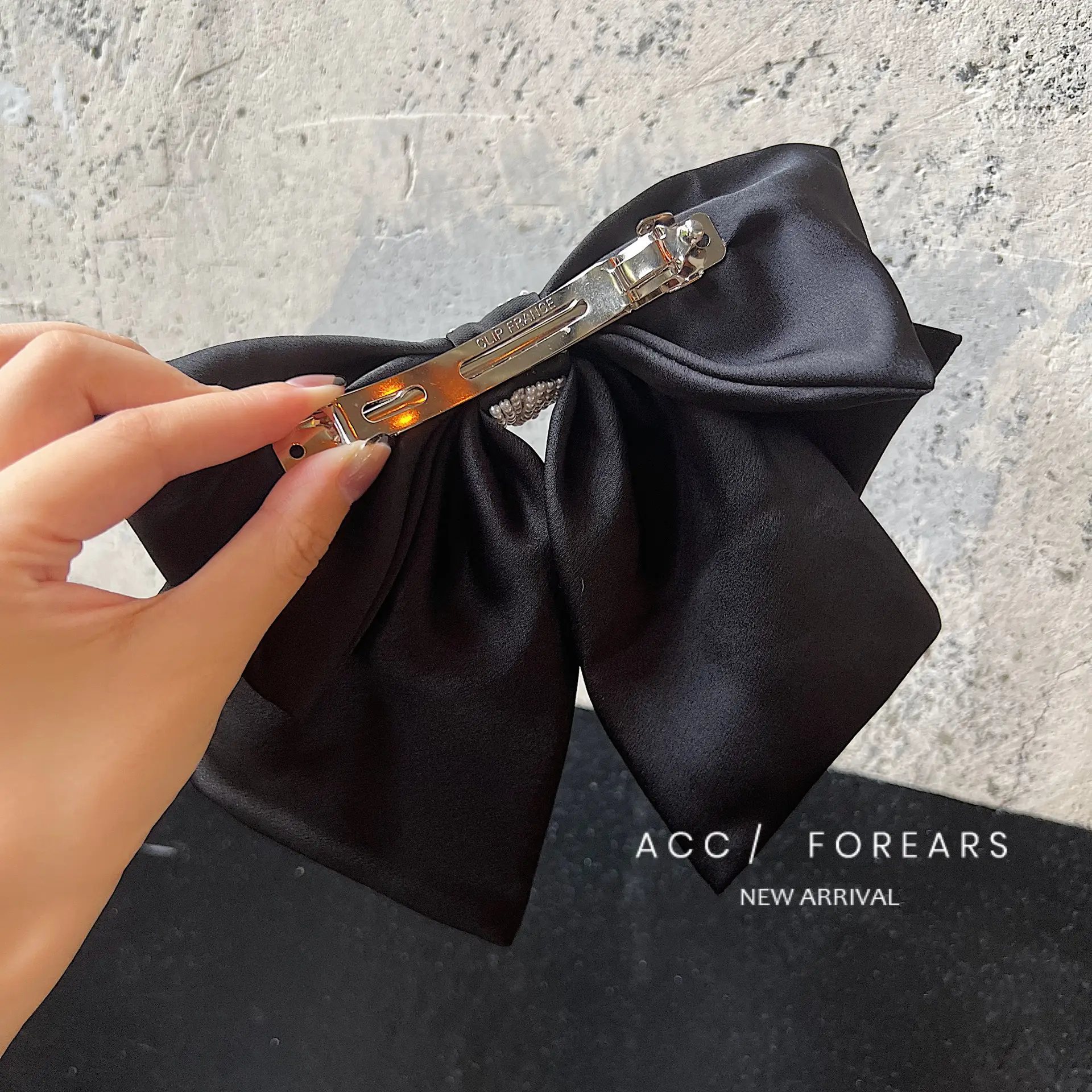 Black Korean Style Face Hairpin with Bow Clip — feature 7