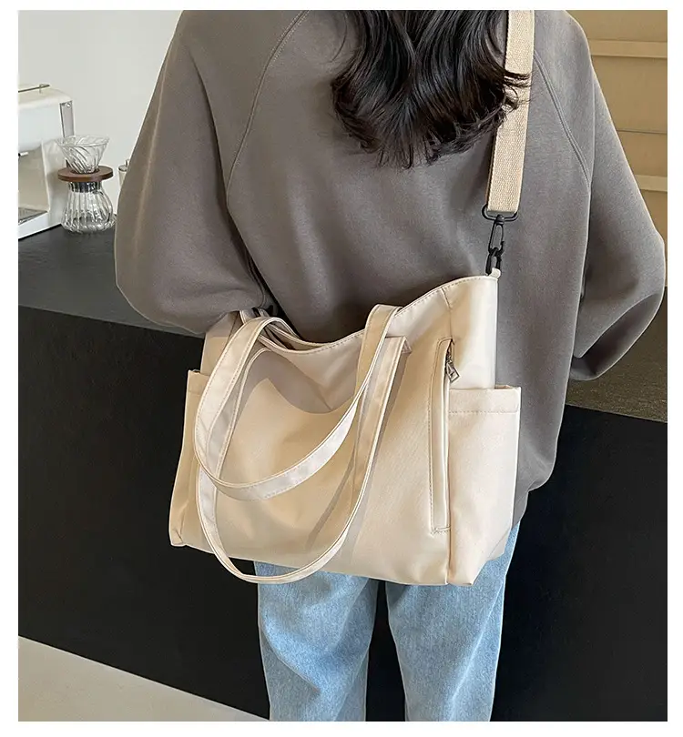 Waterproof Nylon Shoulder Bag Large Capacity Light Grey — feature 1