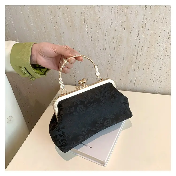 Women's Pink Lace Chain Shoulder Bag 2024 New Arrival - Image 5