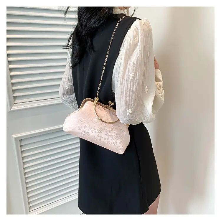 Women's Pink Lace Chain Shoulder Bag 2024 New Arrival - Image 6