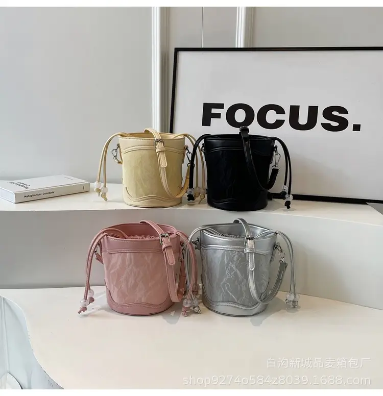 Black French Niche Shoulder Bag for Women 2026 — feature 13
