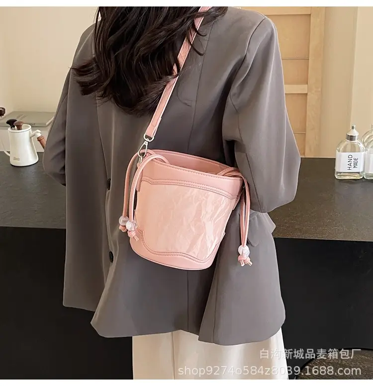 Black French Niche Shoulder Bag for Women 2026 — feature 14