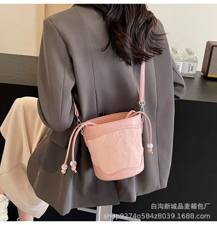 Black French Niche Shoulder Bag for Women 2026 — feature 15