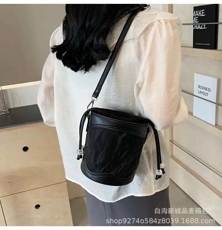 Black French Niche Shoulder Bag for Women 2026 — feature 18
