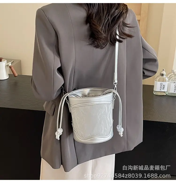 Black French Niche Shoulder Bag for Women 2026 — feature 22