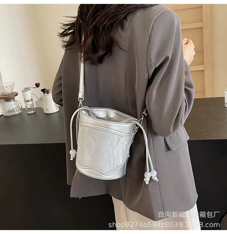 Black French Niche Shoulder Bag for Women 2026 — feature 23