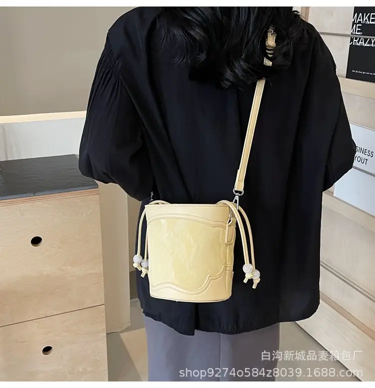 Black French Niche Shoulder Bag for Women 2026 — feature 26