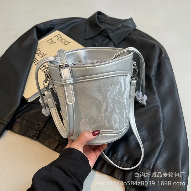 Black French Niche Shoulder Bag for Women 2026 - Image 3