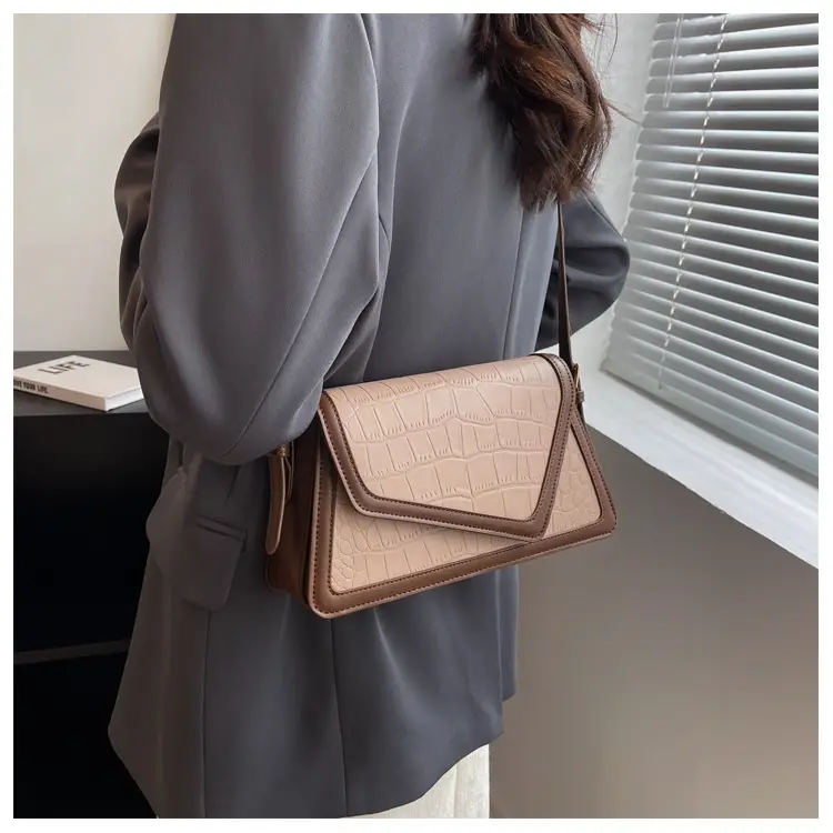 2026 Croc Underarm Bag Black White Crossbody — feature 25