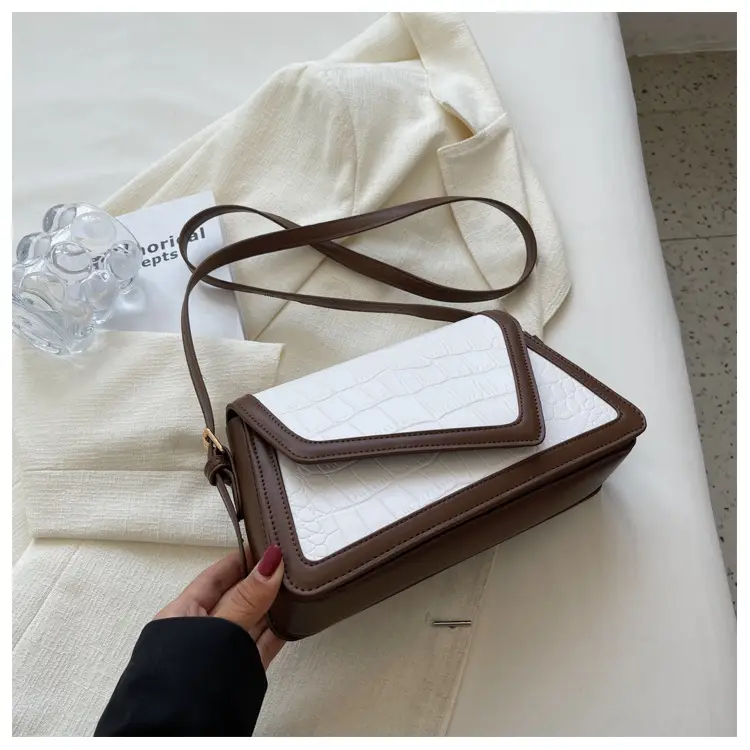 2026 Croc Underarm Bag Black White Crossbody — feature 39