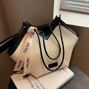 2026 Croc Underarm Bag Black White Crossbody — feature 5