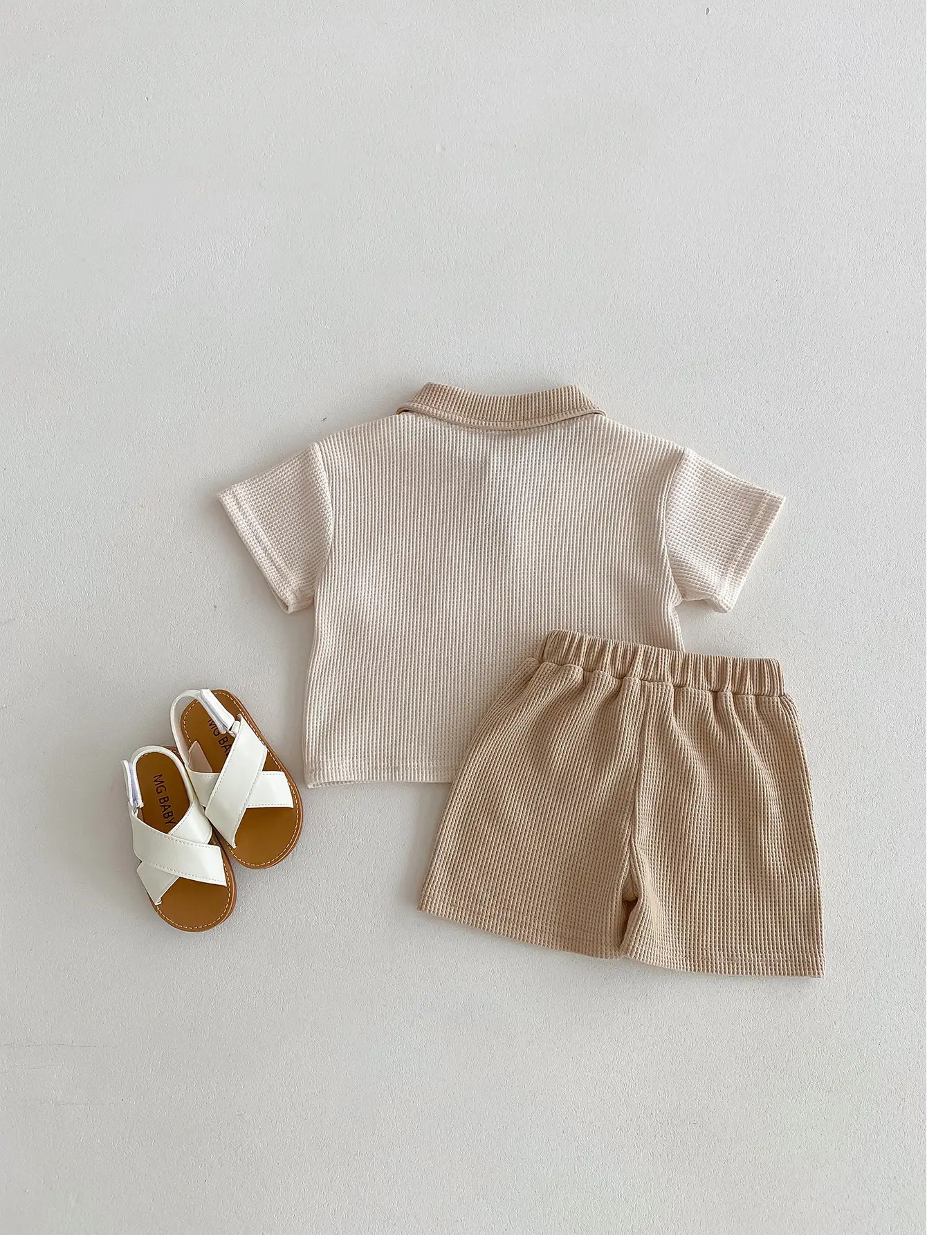 Korean New Boys' Summer Casual Suit Waffle Small Lapel Short-Sleeved T-Shirt Shorts Two-Piece Set — feature 9