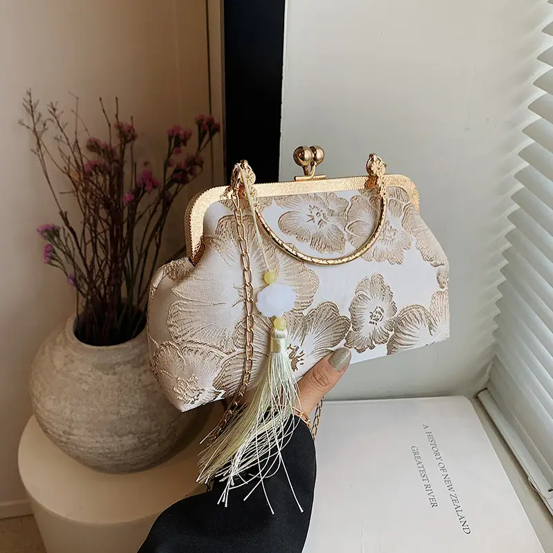 Embroidered Gold Handbag for Women's Evening Party - Image 5