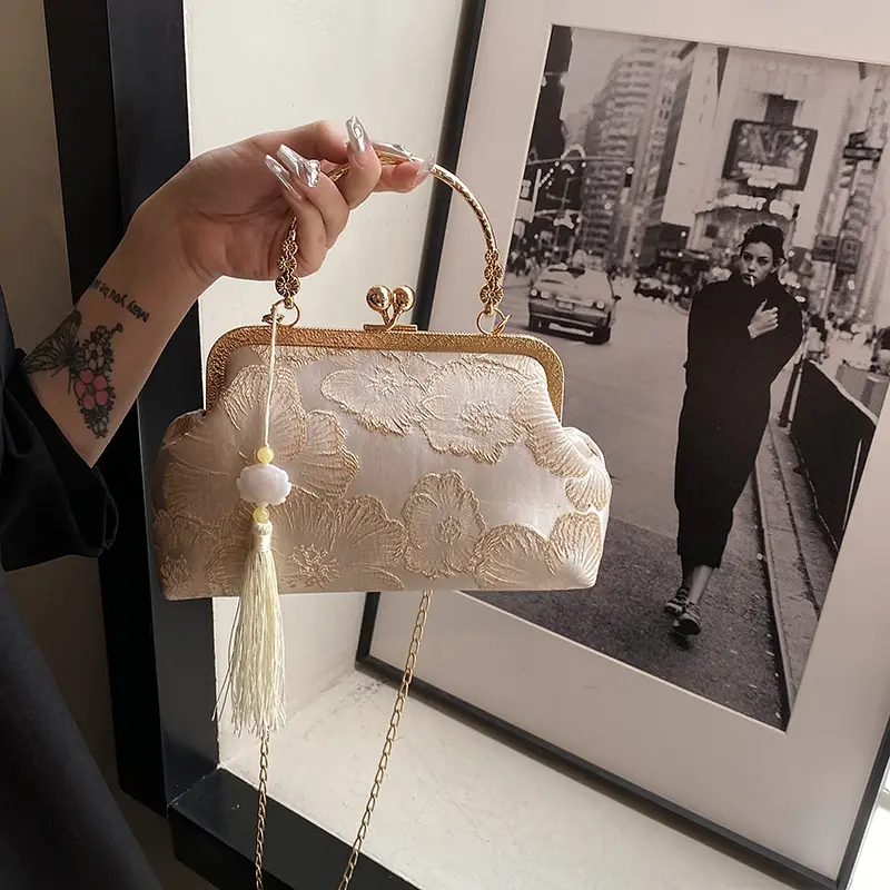 Embroidered Gold Handbag for Women's Evening Party - Image 7