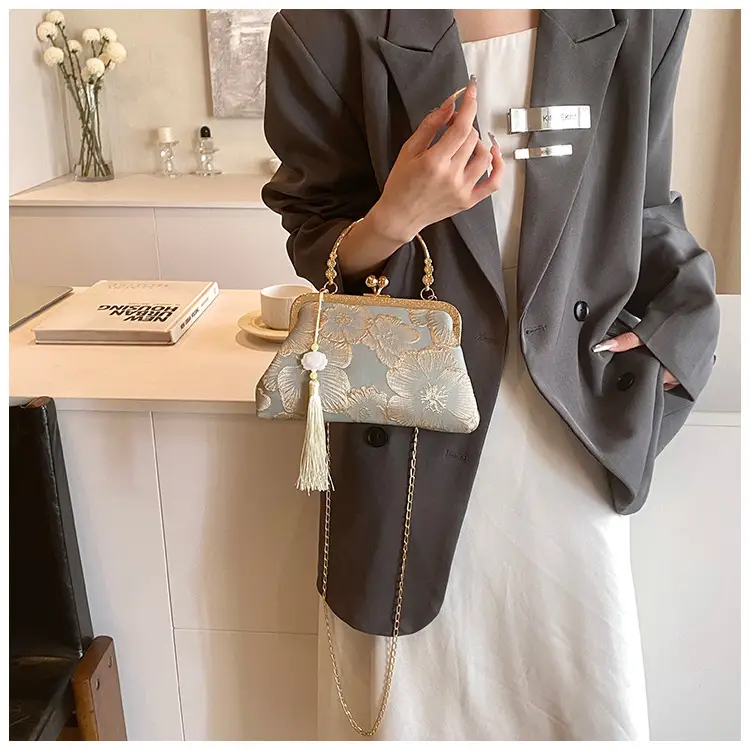 Embroidered Gold Handbag for Women's Evening Party — feature 17