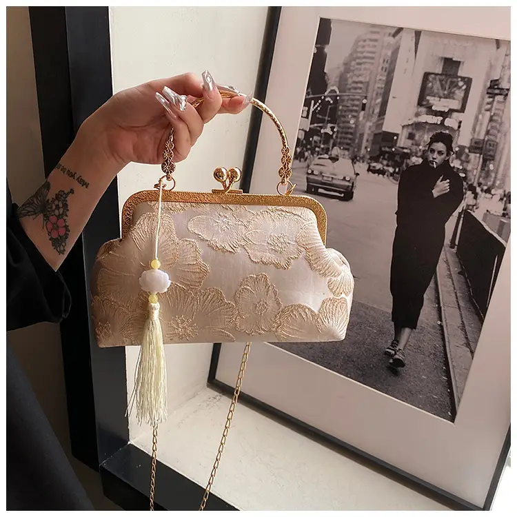 Embroidered Gold Handbag for Women's Evening Party - Image 2