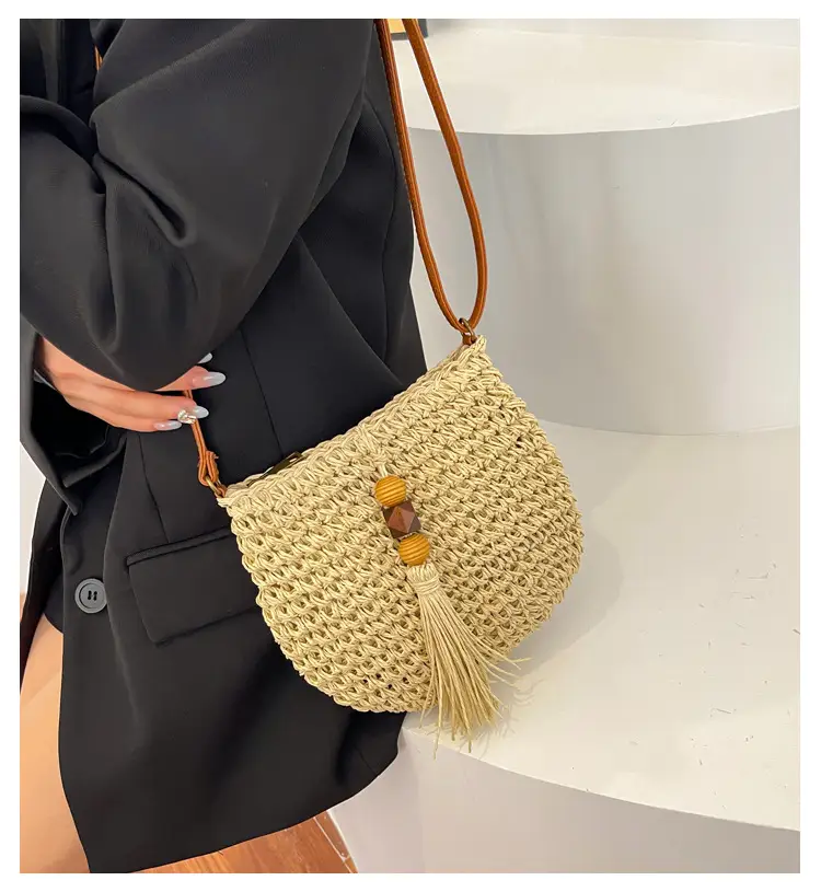 Bohemian Straw Tassel Shoulder Bag Brown 2026 — feature 10