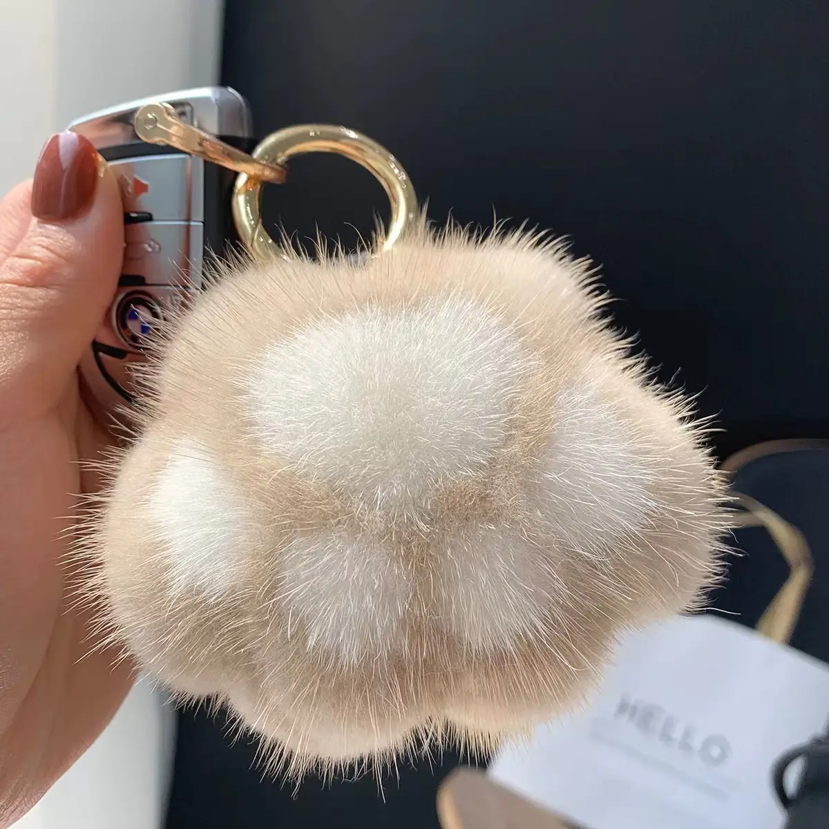 Cat's Claw Faux Fur Keychain Pendant - Image 3