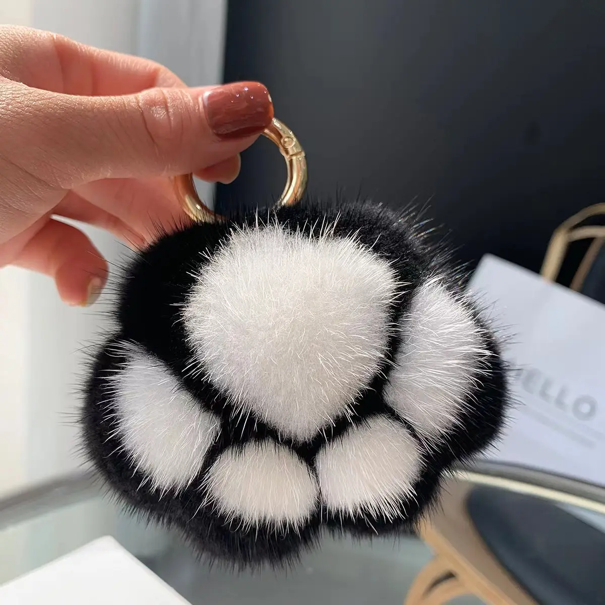 Cat's Claw Faux Fur Keychain Pendant - Image 7
