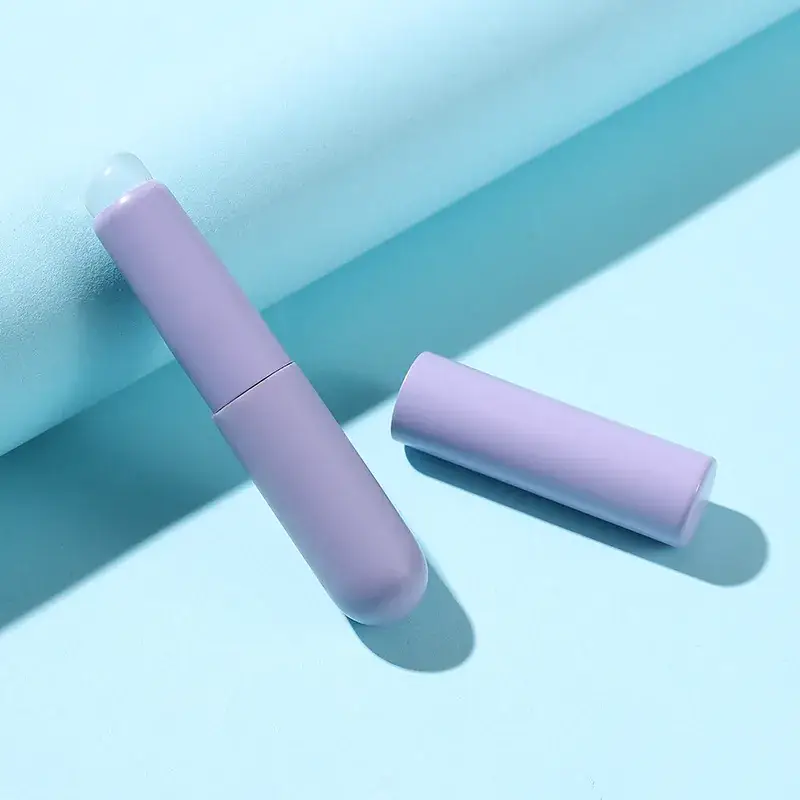 Silicone Lip Brush with Cover & Concealer - Image 7