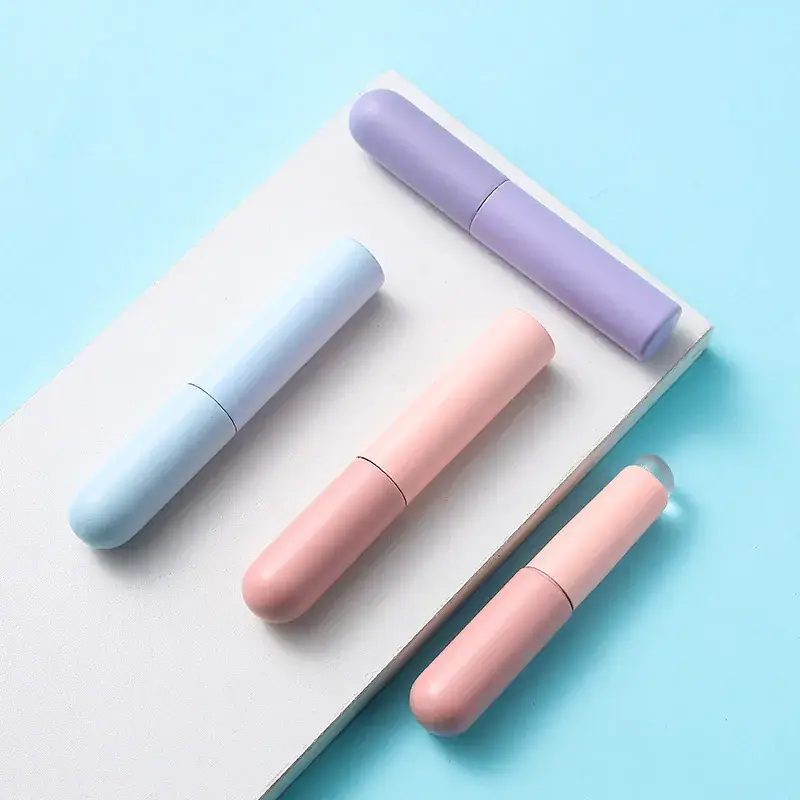 Silicone Lip Brush with Cover & Concealer — feature 3