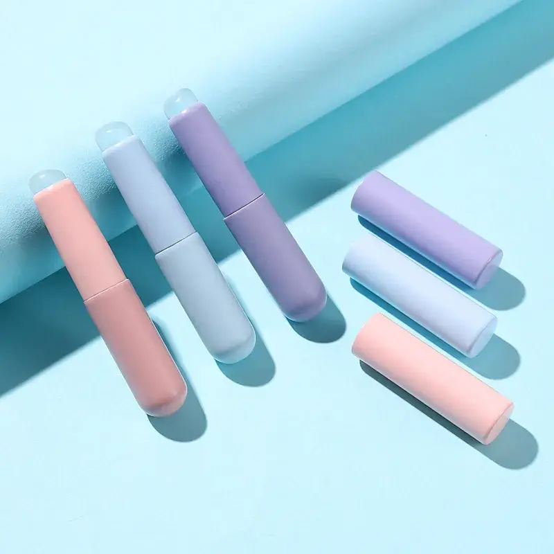Silicone Lip Brush with Cover & Concealer — feature 5