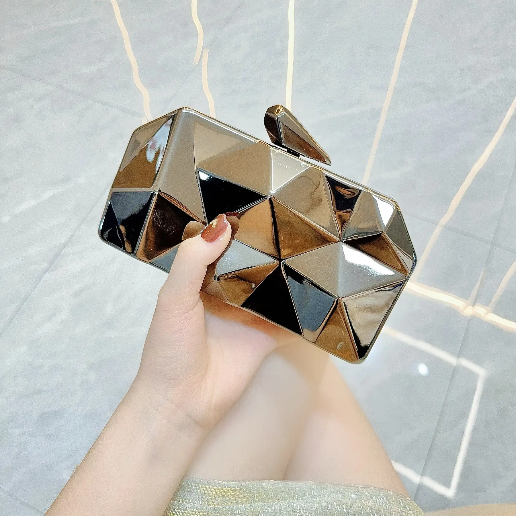 Mini Acrylic Chain Clutch Bag for Women — feature 12