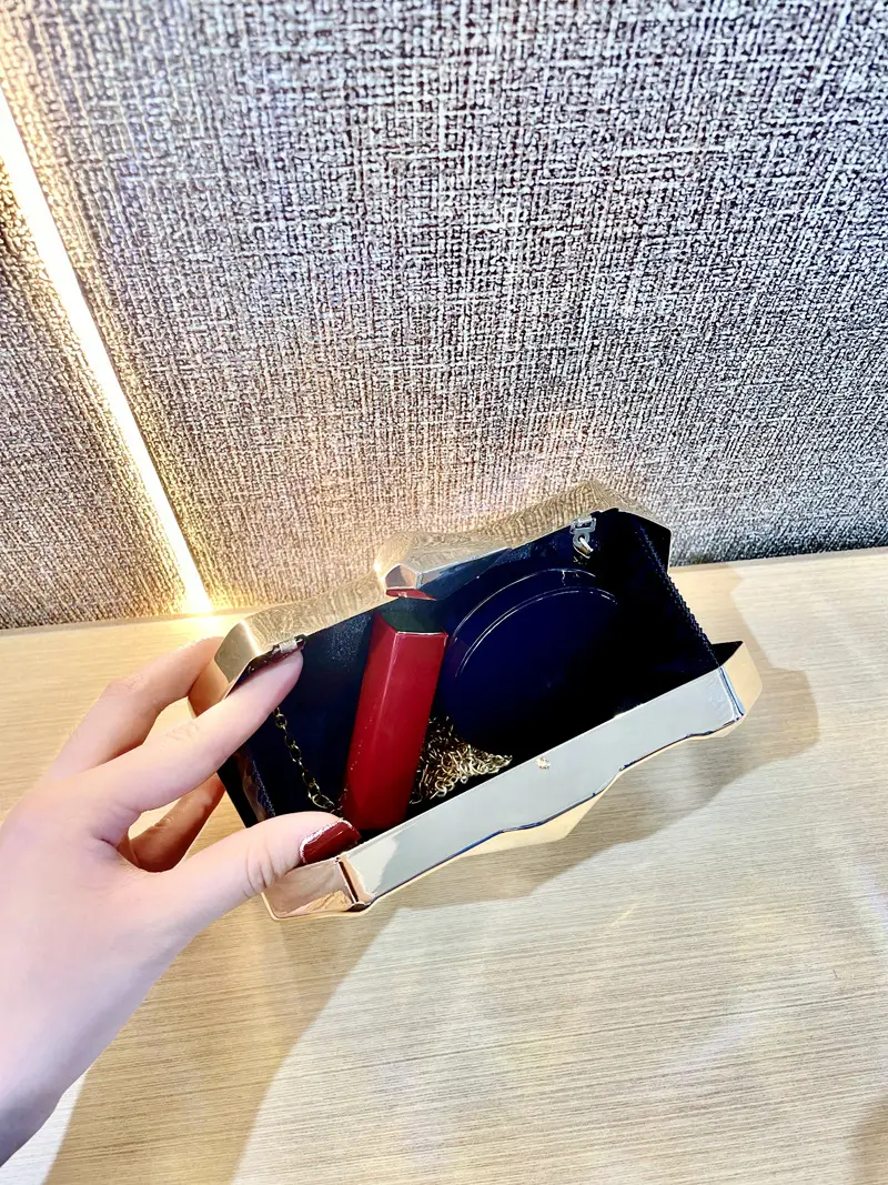 Mini Acrylic Chain Clutch Bag for Women — feature 2