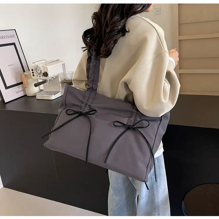 Black Pleated Canvas Shoulder Bag for Women — feature 11