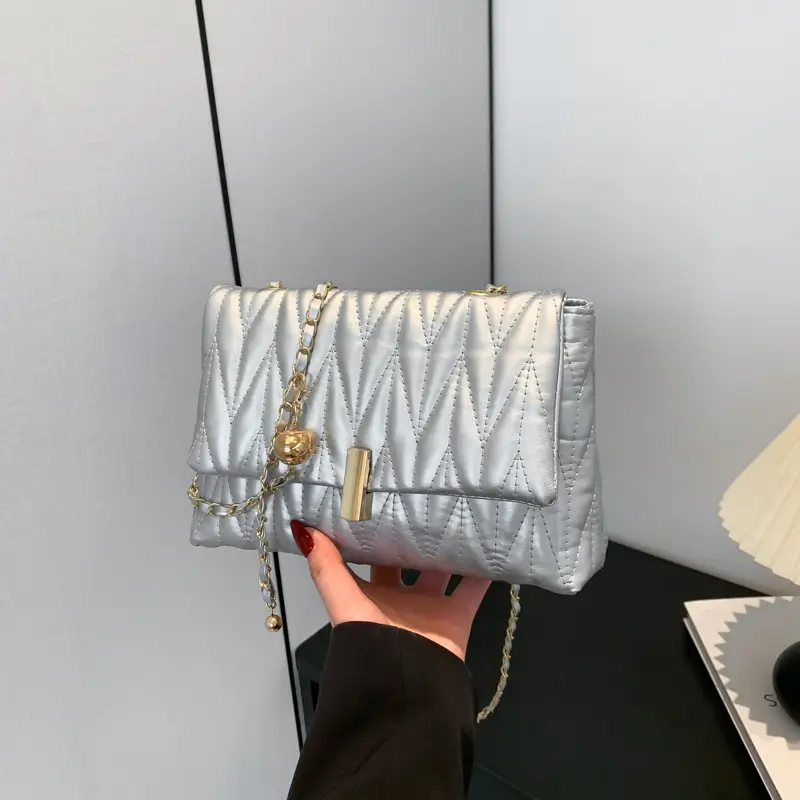 Stylish Silver Pleated Shoulder Bag with Chain - Image 7